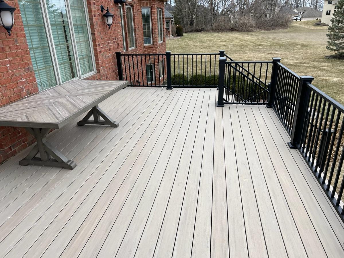 Fort Wayne Azek Deck Builder